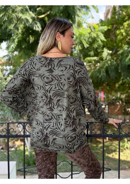 NC1128 Italyan V Yaka Gül Desenli Triko Bluz Haki