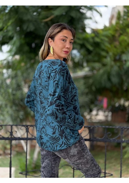 NC1128 Italyan V Yaka Gül Desenli Triko Bluz Petrol