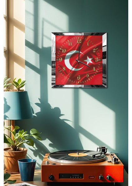 Gümüş Çerçeveli Türk Bayrağı Temalı Dekoratif Mdf Duvar Saati fırsatları