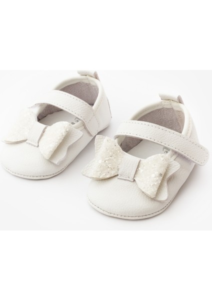 Beyaz Pullu Cırtlı Deri Kız Bebek Makosen fırsatları