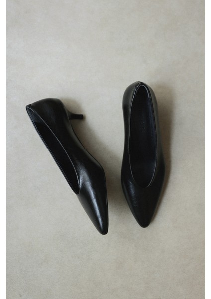 Topuklu 2538 - Sivri Burun Mini Siyah Kadın Topuklu