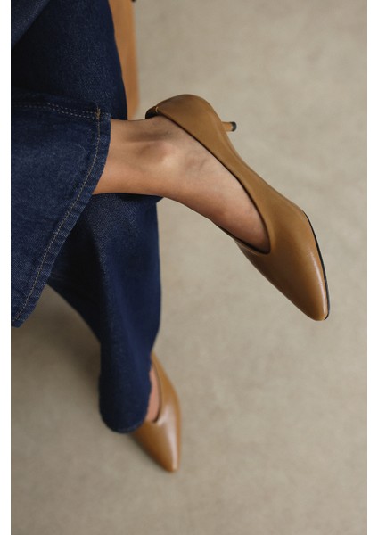 Topuklu 2538 - Sivri Burun Mini Karamel Kadın Topuklu