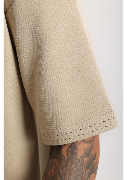 Yaka ve Kol Dikiş Detaylı Double Pike Kumaş Loose Fit Erkek Polo Yaka Tişört indirimleri
