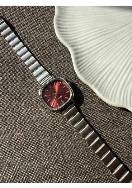 Retro Minimal Metal Kordon Vintage Kadın Kol Saati Içi Kırmızı fırsatları