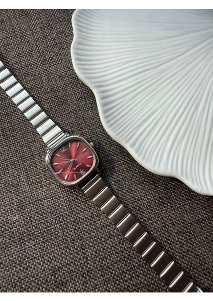 Retro Minimal Metal Kordon Vintage Kadın Kol Saati Içi Kırmızı