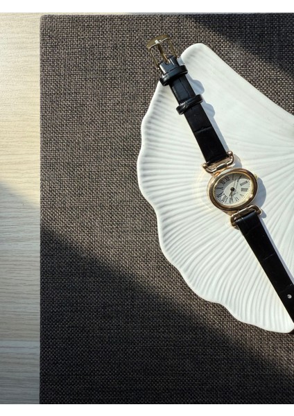 Retro Minimal Deri Kordon Vintage Kadın Kol Saati Kelebek Model indirimleri