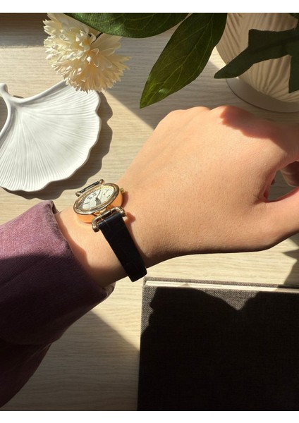 Retro Minimal Deri Kordon Vintage Kadın Kol Saati Kelebek Model