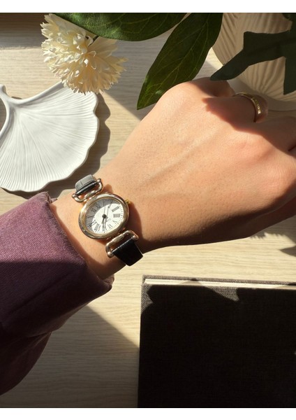 Retro Minimal Deri Kordon Vintage Kadın Kol Saati Kelebek Model
