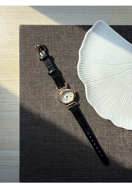 Retro Minimal Deri Kordon Vintage Kadın Kol Saati Kelebek Model