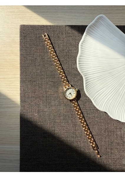 Retro Minimal Boncuk Kordon Vintage Kadın Kol Saati Gold