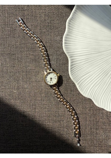 Retro Minimal Metal Kordon Vintage Kadın Kol Saati Çift Renk indirimleri