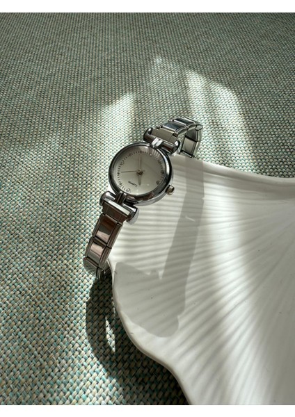 Retro Minimal Metal Kordon Vintage Kadın Kol Saati indirimleri