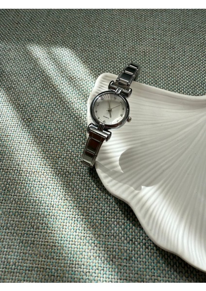 Retro Minimal Metal Kordon Vintage Kadın Kol Saati