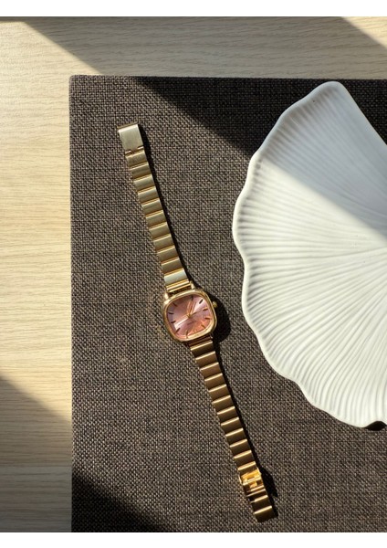 Retro Minimal Metal Kordon Vintage Kadın Kol Saati Içi Pembe