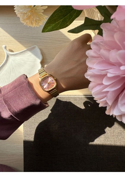 Retro Minimal Metal Kordon Vintage Kadın Kol Saati Içi Pembe modelleri