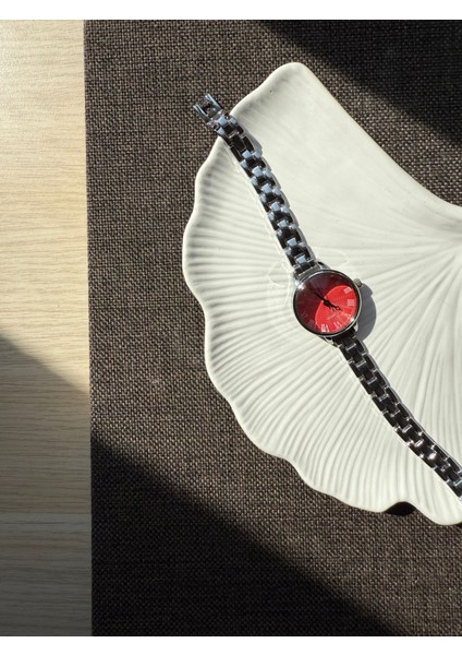 Retro Minimal Boncuk Kordon Vintage Kadın Kol Saati Içi Kırmızı indirimleri