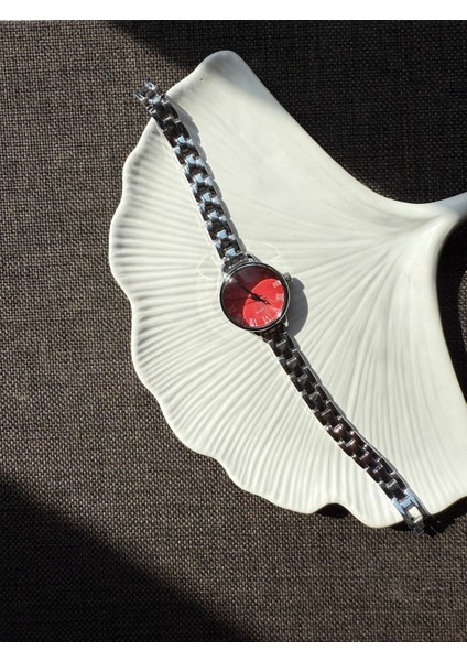 Retro Minimal Boncuk Kordon Vintage Kadın Kol Saati Içi Kırmızı
