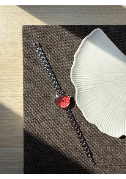 Retro Minimal Boncuk Kordon Vintage Kadın Kol Saati Içi Kırmızı