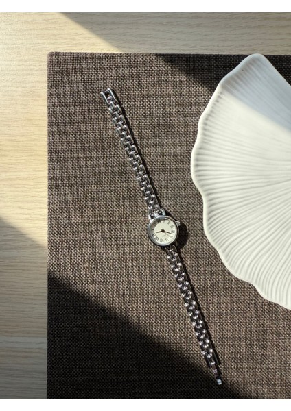 Retro Minimal Boncuk Kordon Vintage Kadın Kol Saati Gümüş