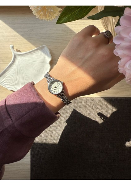 Retro Minimal Boncuk Kordon Vintage Kadın Kol Saati Gümüş fiyatları