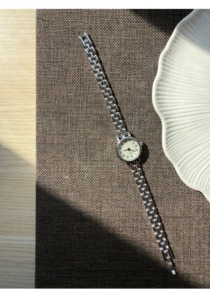 Retro Minimal Boncuk Kordon Vintage Kadın Kol Saati Gümüş indirimleri