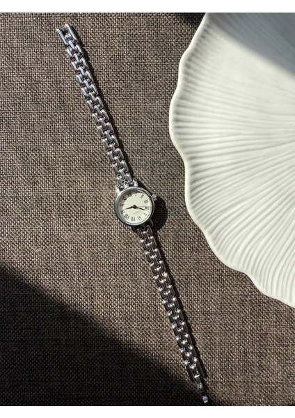 Retro Minimal Boncuk Kordon Vintage Kadın Kol Saati Gümüş