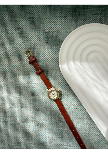 Retro Minimal Deri Kordon Vintage Kadın Kol Saati fiyatları