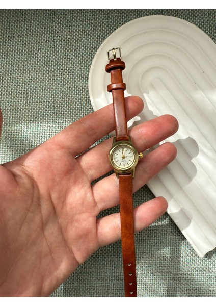 Retro Minimal Deri Kordon Vintage Kadın Kol Saati