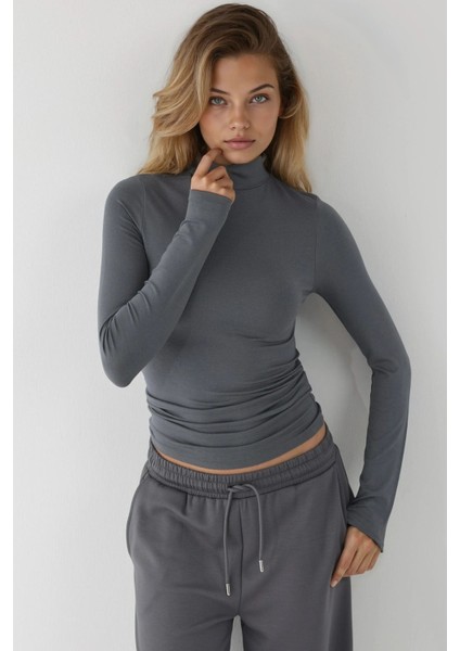 Kadın Slim Fit Yarım Balıkçı Yaka Bluz Busem Collection Grey