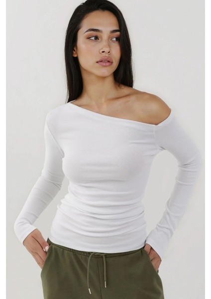 Kadın Asimetrik Yaka Slim Fit Uzun Kollu Üst Busem Collection White