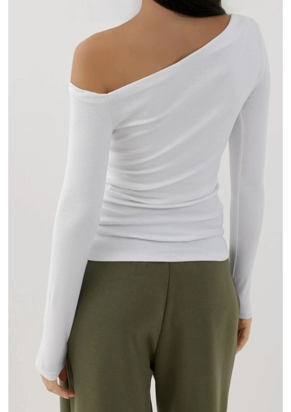 Kadın Asimetrik Yaka Slim Fit Uzun Kollu Üst Busem Collection White modelleri