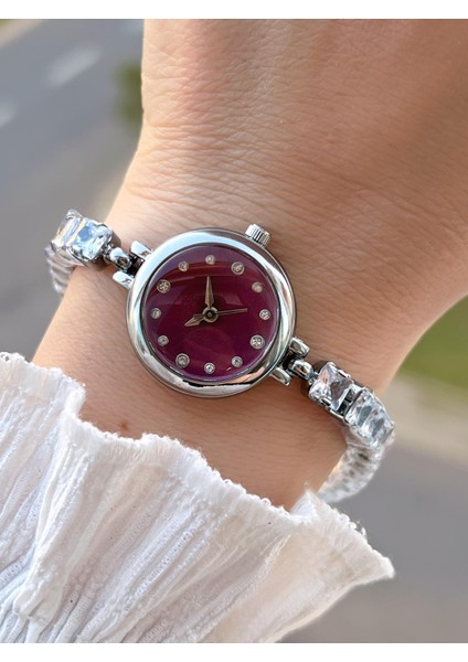 Çelik ve Taşlı Kordon Vintage Seri Küçük Kasa Özel Tasarım Kadın Kol Saati SP.8933.M9