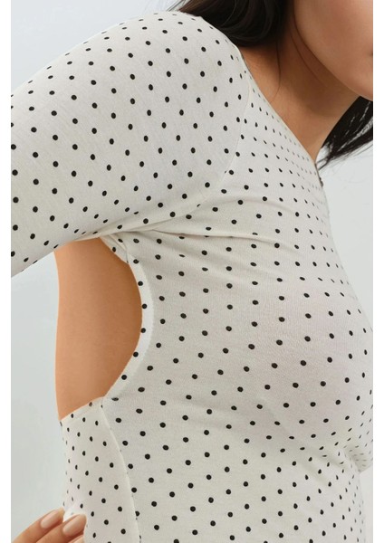 Kadın Sırtı Açık Puantiye Desenli Uzun Kollu Vücudu Saran Kısa Üst Busem Collection White indirimleri