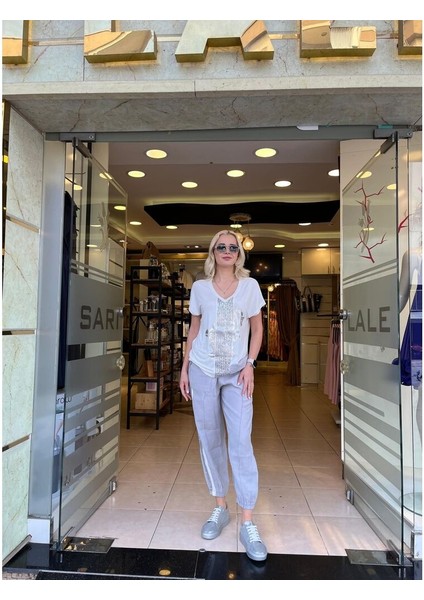 Ortası Payetli Varak Baskılı Tshırt