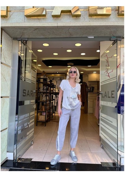 Ortası Payetli Varak Baskılı Tshırt fırsatları