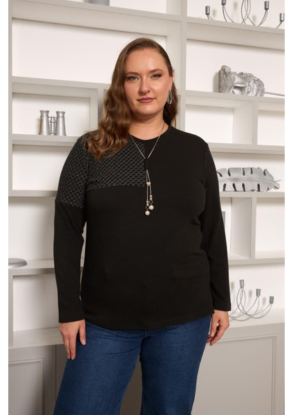 Büyük Beden File ve Kolye Detay Bluz Siyah