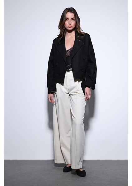 Siyah Kruvaze Kısa Kadın Trençkot