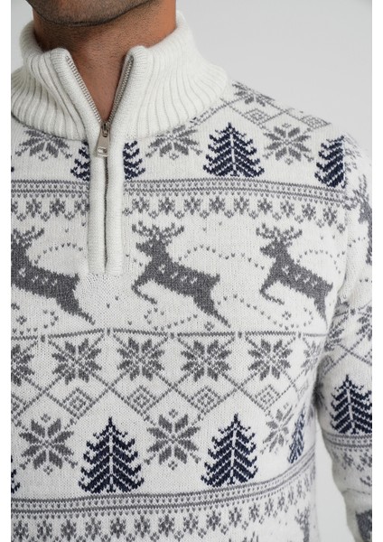 Erkek Kısa Fermuarlı Dik Yaka Jakarlı Geyikli Yün Yılbaşı Kazak TRIST-5362