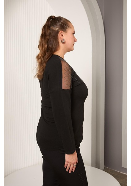 Omuzları Tül Taş Detaylı Büyük Beden Bluz Siyah modelleri