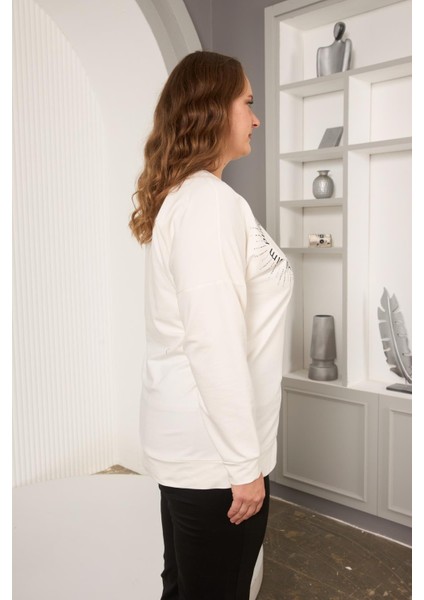 Taş ve Nakışlı Büyük Beden Sweatshirt Beyaz modelleri
