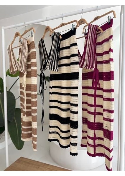 Çizgili Bikini Üst ve Etek Triko Takım 10110