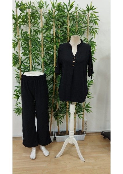 Kadın Kısa Kollu V Hakim Yaka Düğmeli Bürümcük Bluz ve Pantolon Ikili Takım