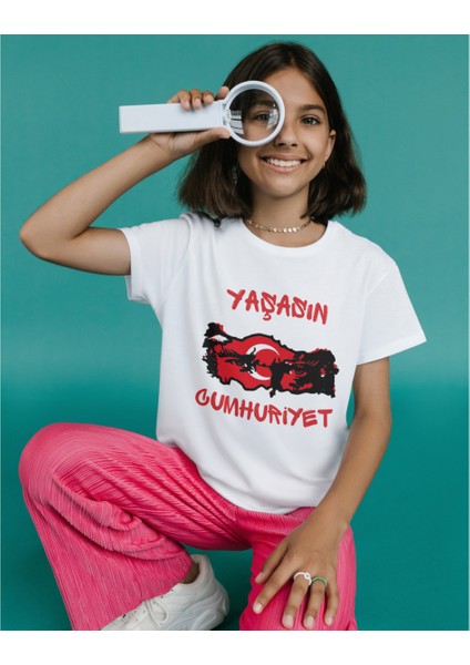 29 Ekim Cumhuriyet Bayramı Atatürk Silüetli Türk Bayrağı Baskılı Unisex Çocuk Kadın Erkek Tişört modelleri