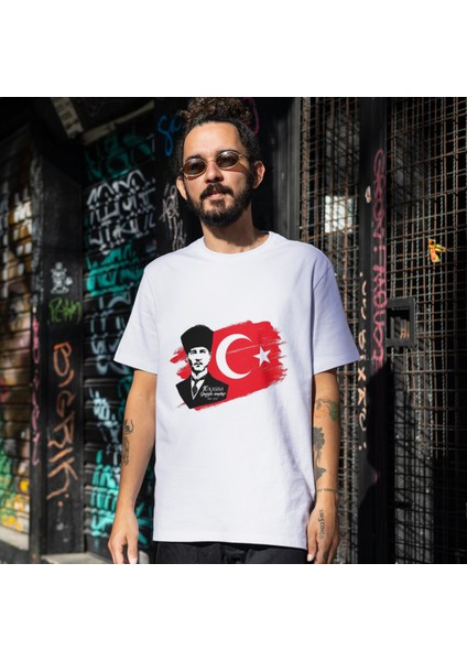 10 Kasım Atatürk Baskılı Tişört Atatürk ve Türk Bayraklı 10 Kasım T-Shirt fiyatları