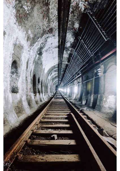 3D Tren Tüneli Derinlik Efektli Tek Parça Duvar Kağıdı modelleri