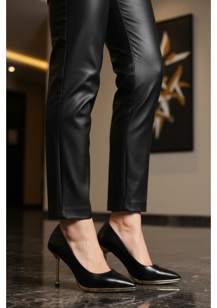 Siyah Kadın Incetopuklu Ayakkabı 448205 Z