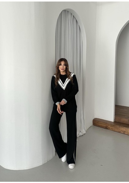 Buketli Kadın Üstte ve Altta Ribana Detaylı Alt-Üst Ikili Takım fiyatları