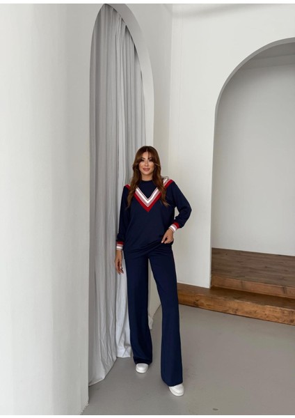 Buketli Kadın Üstte ve Altta Ribana Detaylı Alt-Üst Ikili Takım fiyatları