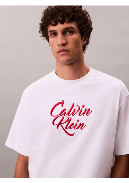 Ck LV04RD801G Ss 16S Sn Cursıve Calvın Graphıc Erkek Tshırt modelleri