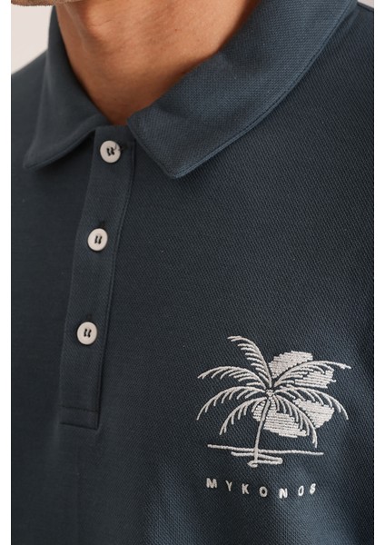 Göğüs Mykonos Nakış Detaylı Double Pike Kumaş Loose Fit Erkek Polo Yaka Tişört fırsatları